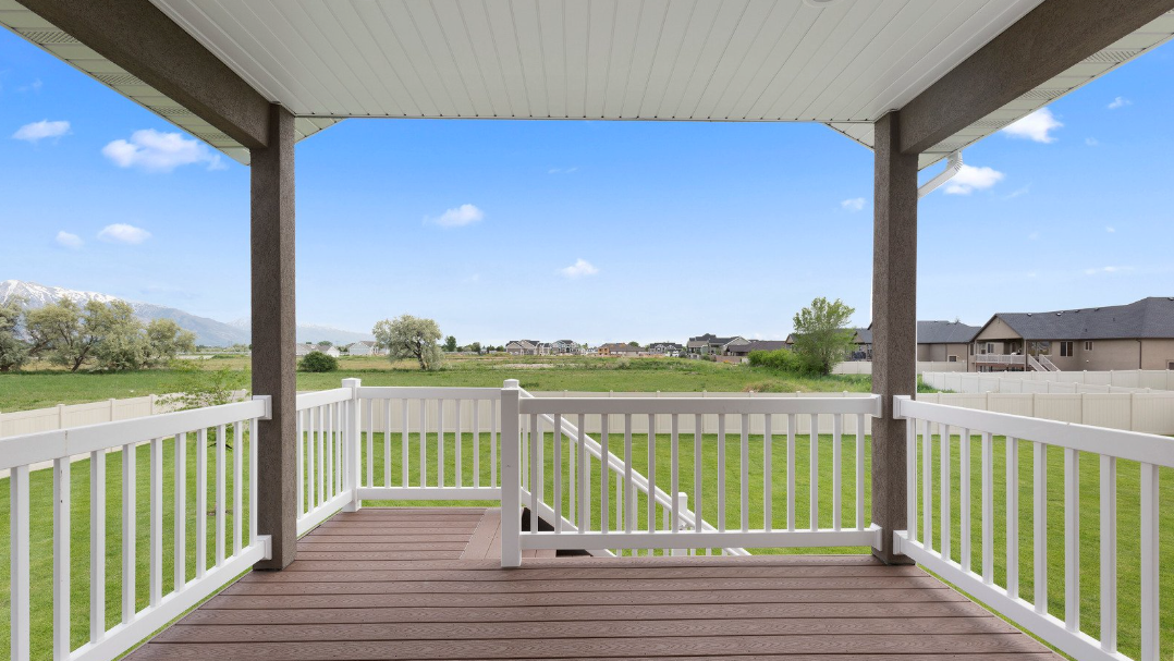 Covered Deck Ideas for a Beautiful Outdoor Space